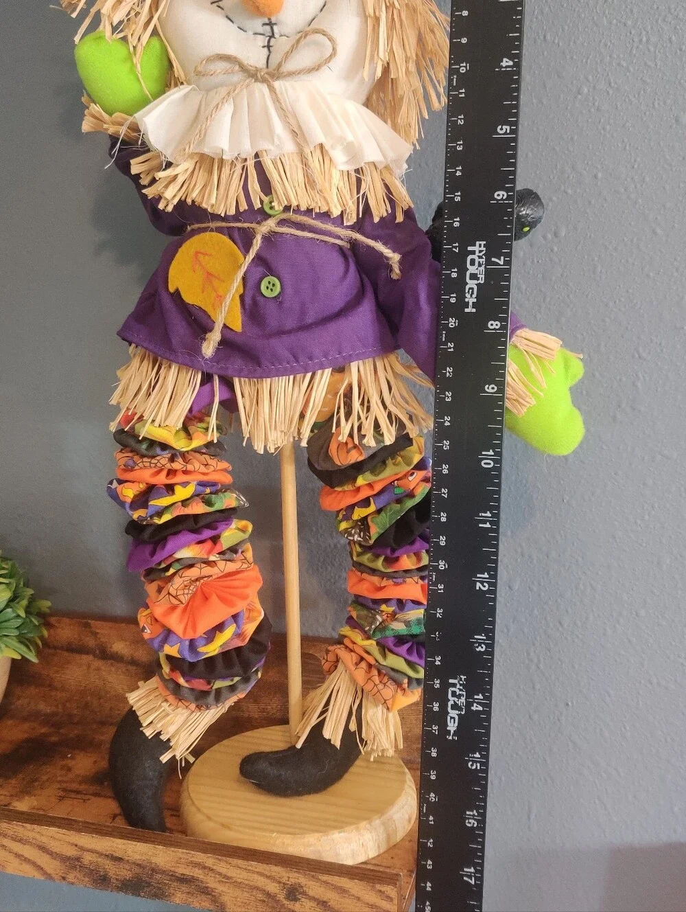 Halloween Scarecrow Fabric Straw Figurine Crow Freestanding festive Multicolor